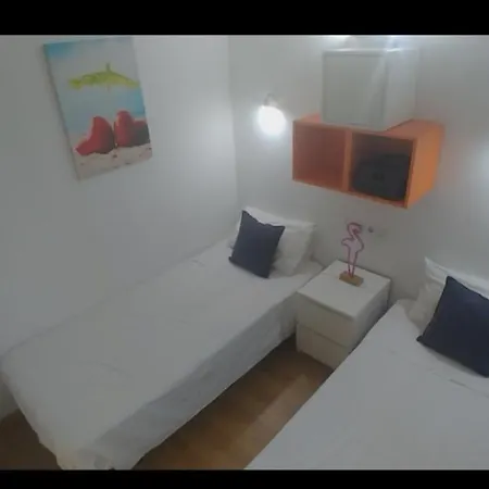 Private & Sunny Terrace Homestay *